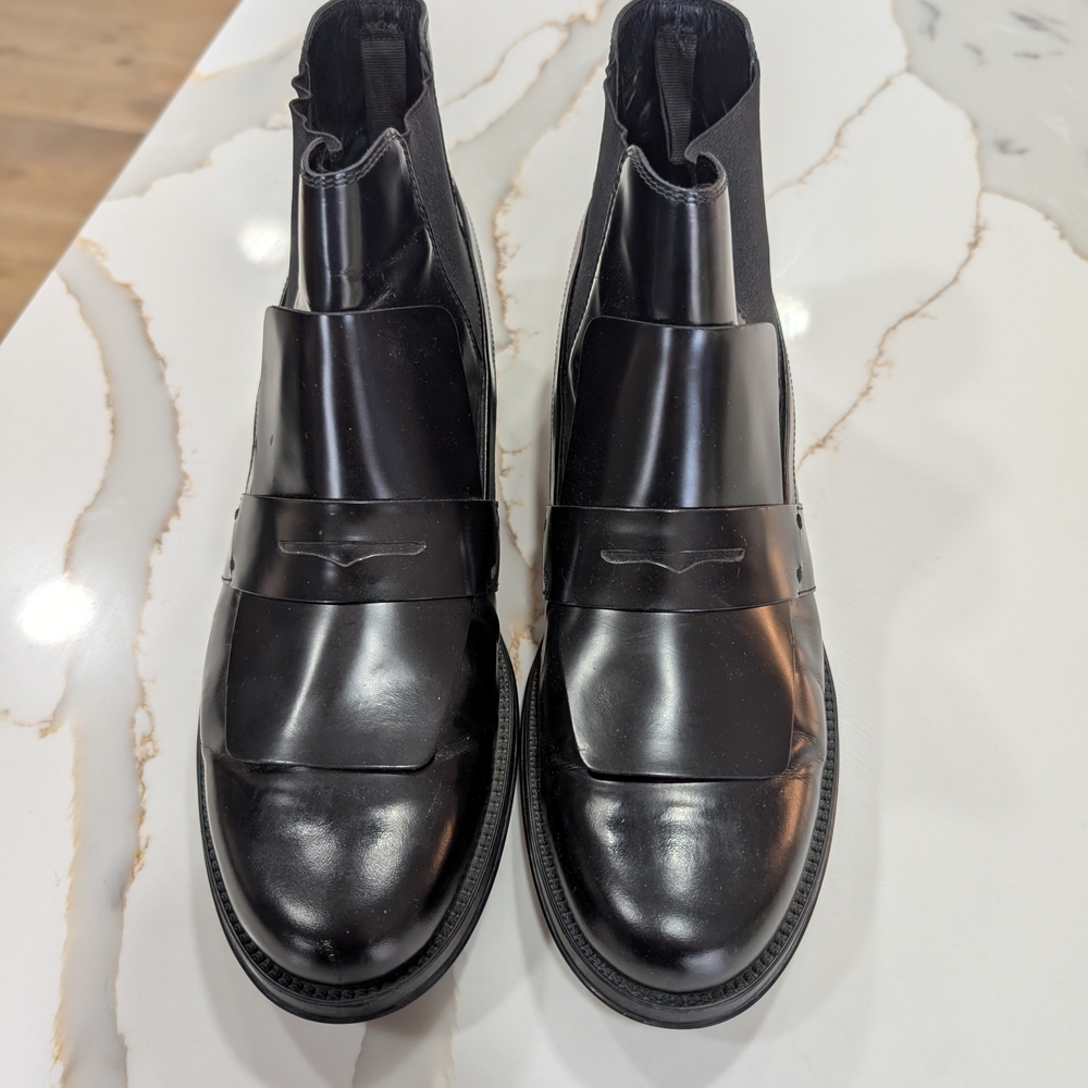 Tod's Women's Black Leather Ankle Boots